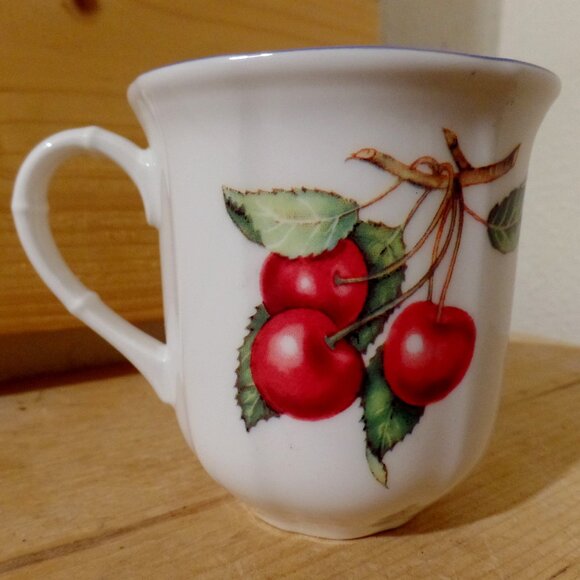 Villeroy & Boch COTTAGE Mugs Cherries & Blueberries~ Germany - Picture 9 of 9